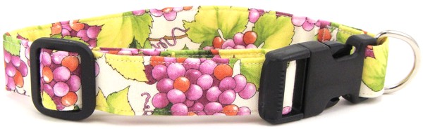 Grapes on the Vine Dog Collar