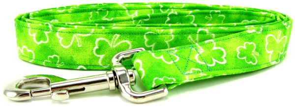 Tossed Clovers Dog Leash